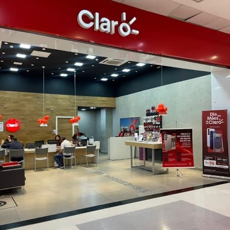 Imagem de interna da loja claro