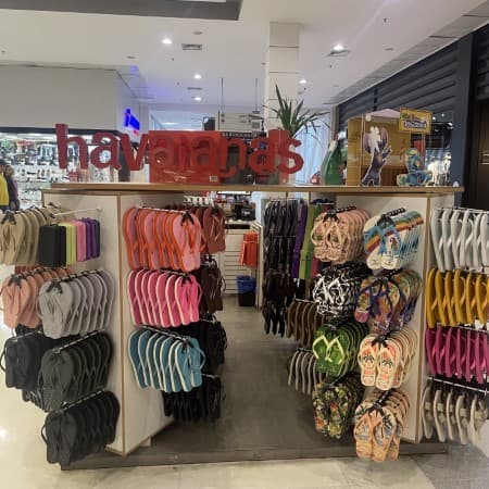 Imagem de interna da loja havaianas